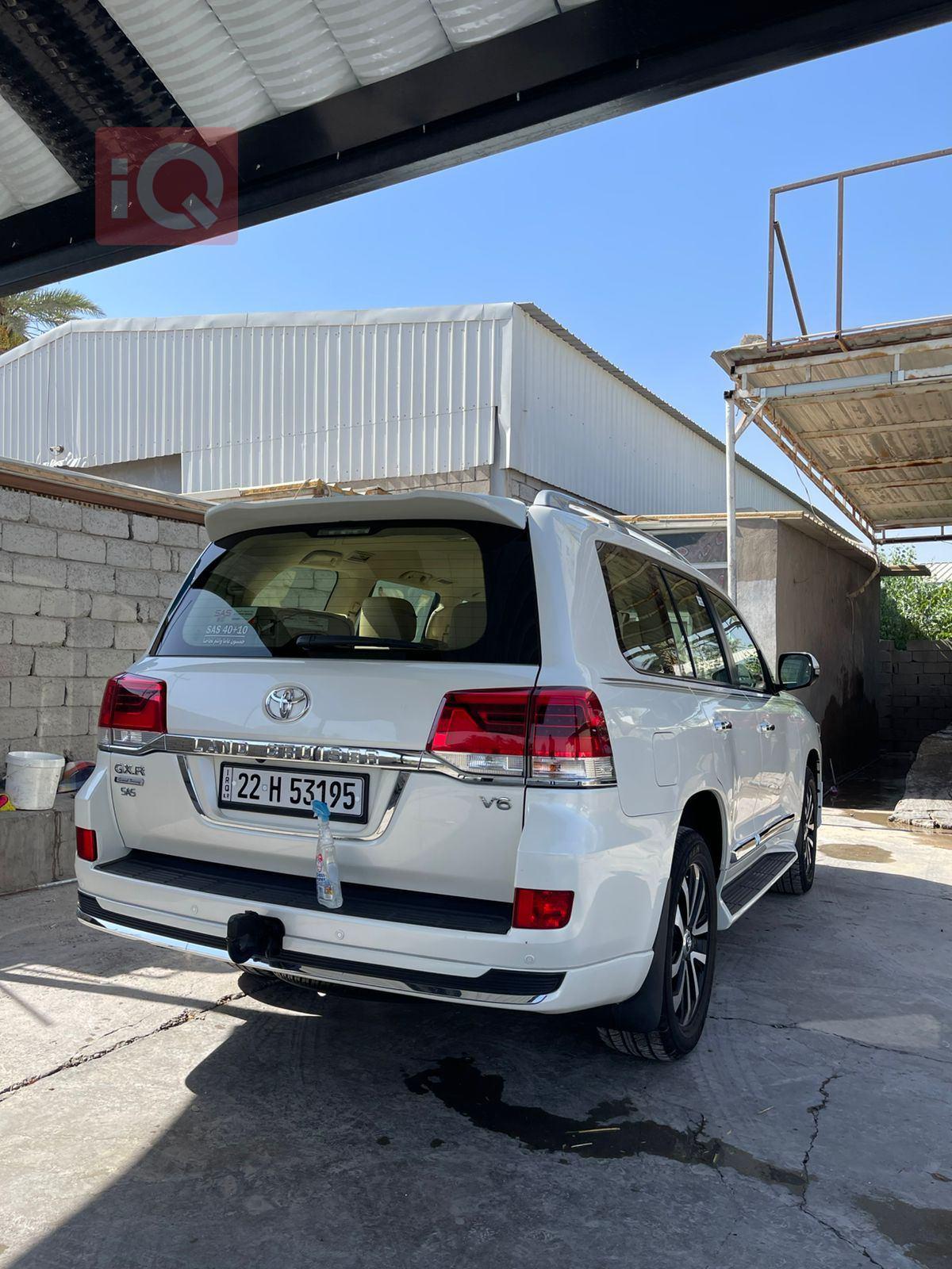 تۆیۆتا لاند کروزەر